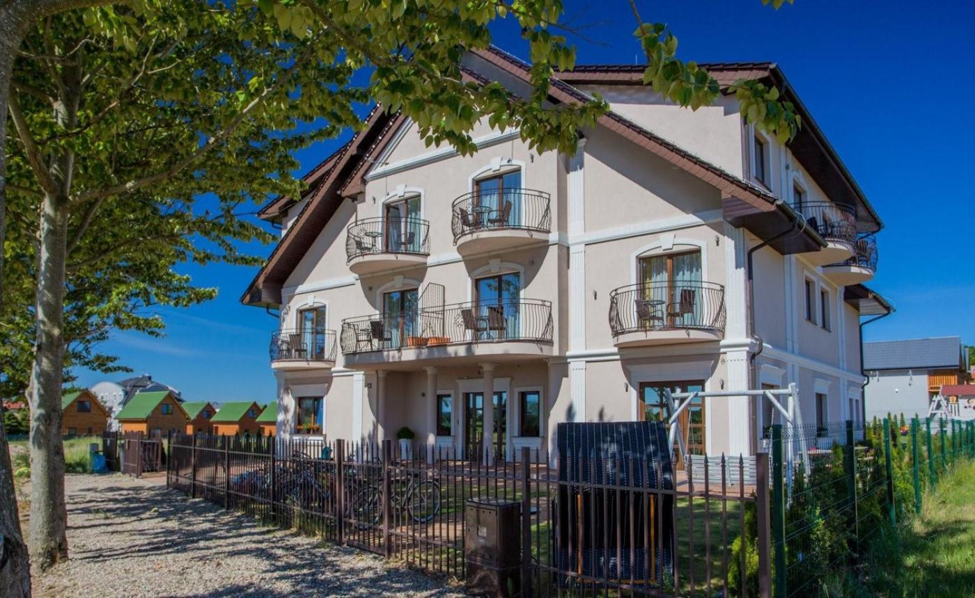 Dom Wczasowy Korona Rewal Exterior foto
